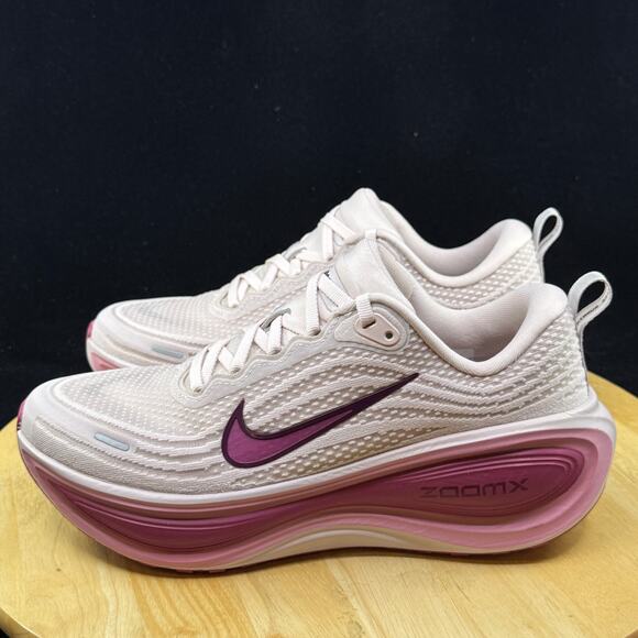 Nike Women’s Vomero Plus Silt Red Bordeaux Sweet Beet HV8154-602 Size 9.5 - Picture 8 of 9